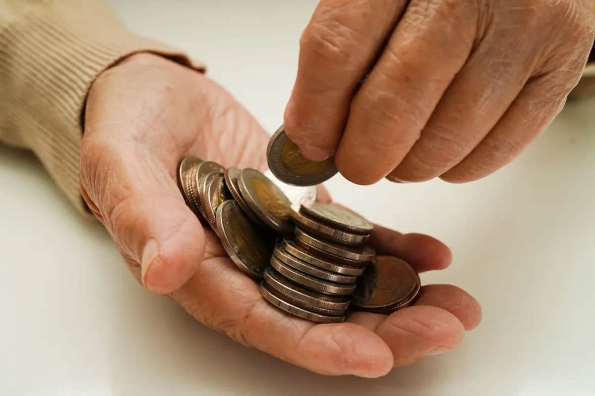 Staż pracy do emerytury: 20 czy 25 lat? Uniknij groszowej!