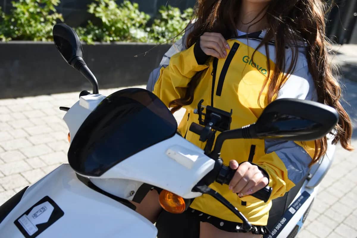 Jak zostać kurierem Glovo? Zarabiaj 30-40 zł/h!