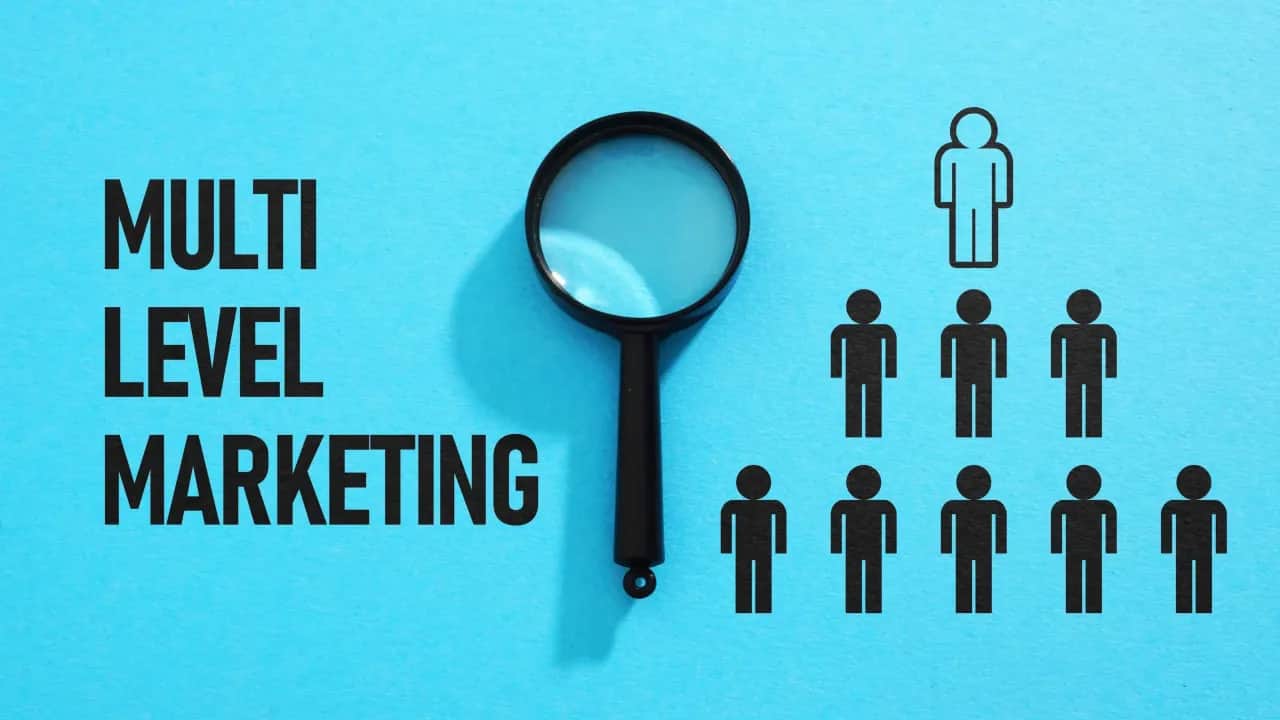 Marketing sieciowy (MLM): Definicja, działanie, piramida czy biznes?