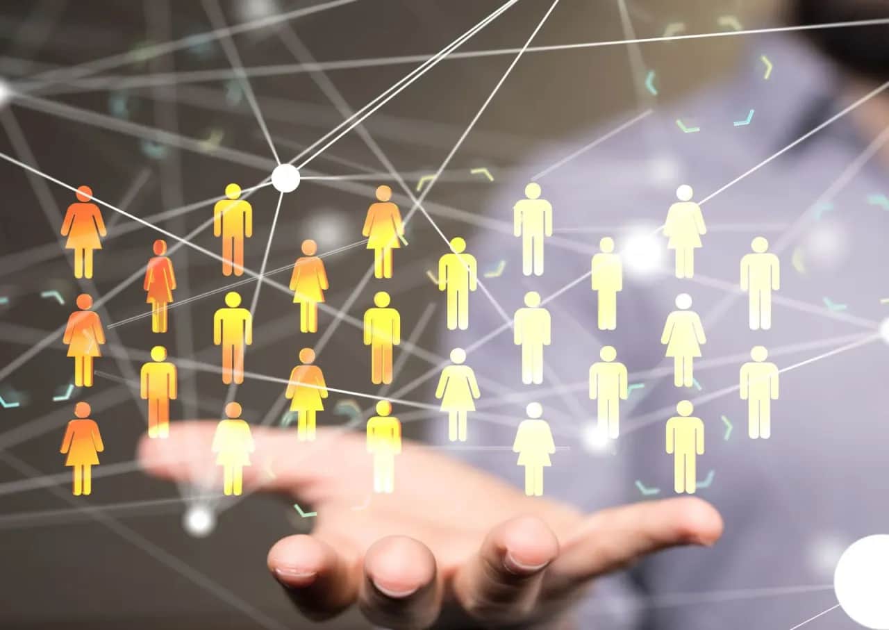 Marketing sieciowy: Zrozum MLM, odróżnij od piramidy, oceń szansę